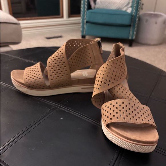 Eileen Fisher Sandals The Voice Perforated Camel Suede Comfort Wedge Size 6.5. - Picture 7 of 8